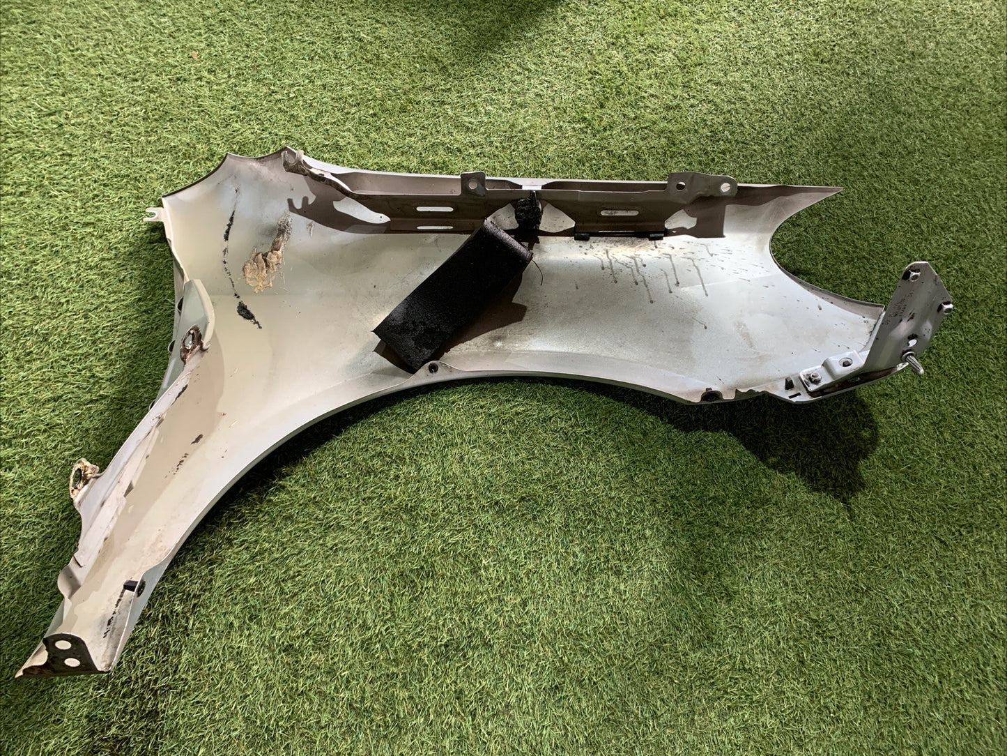 PARAFANGO ANTERIORE SINISTRO PER VOLKSWAGEN Golf 6 Berlina (08 12)