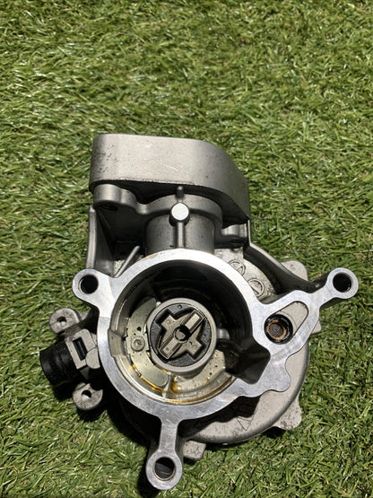 Pompa A Vuoto Volkswagen Golf 7 GTI 245CV 06L145100L (2)