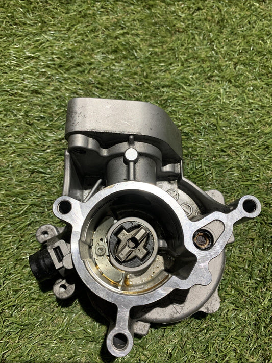 Pompa A Vuoto Volkswagen Golf 7 GTI 245CV 06L145100L (2)