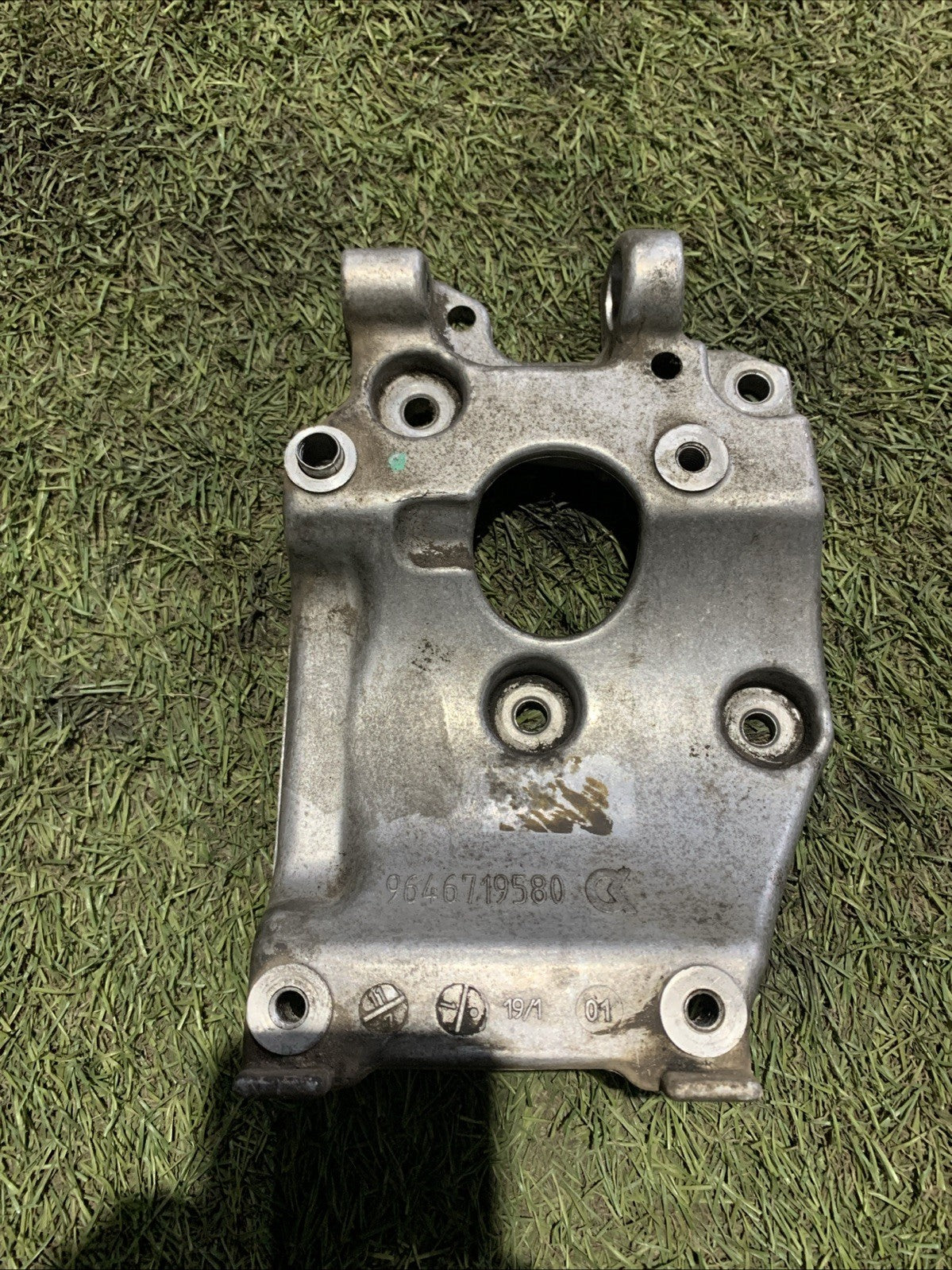 Supporto Alternatore Ford Fiesta 2010 1.4 Diesel 9646719580