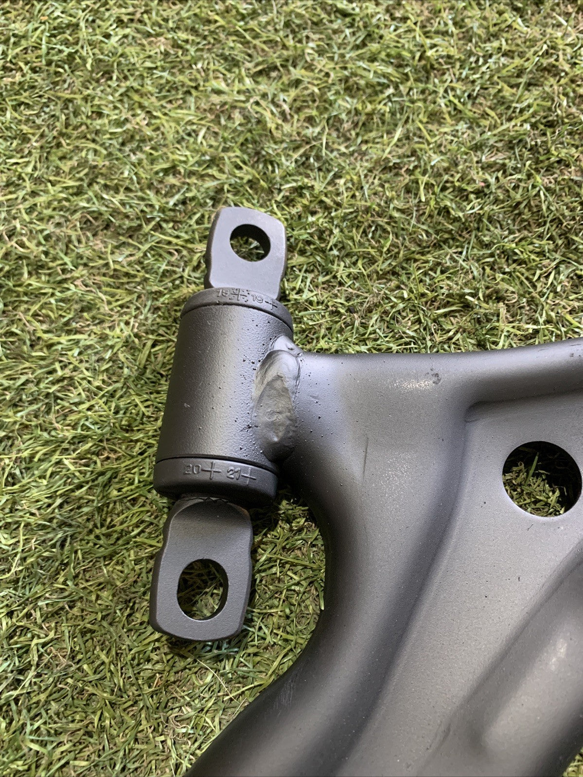 BRACCIO OSCILLANTE ANTERIORE DESTRO PER OPEL Karl Serie 95368368 (18>>)