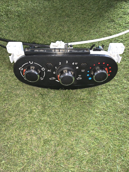 GRUPPO COMANDO STUFA CLIMA MANUALE DACIA SANDERO ANNO 2016 (5S4741000)