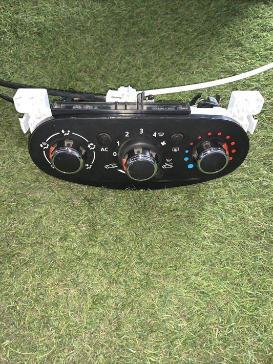 GRUPPO COMANDO STUFA CLIMA MANUALE DACIA SANDERO ANNO 2016 (5S4741000)