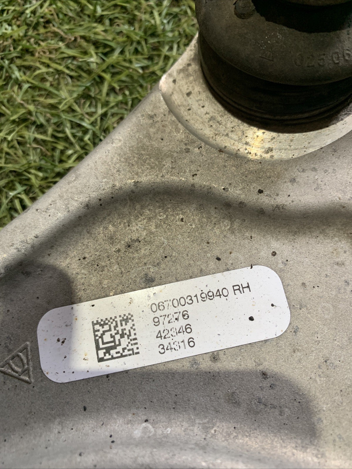 Braccio Oscillante Superiore Anteriore Destro Maserati Levante 06700319940