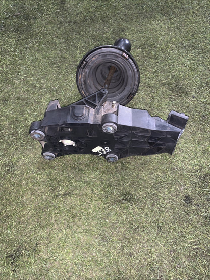 2S6R-7C453-MF LEVA POMELLO CUFFIA CAMBIO MANUALE FORD FIESTA 1.4 50KW D 5M (2)