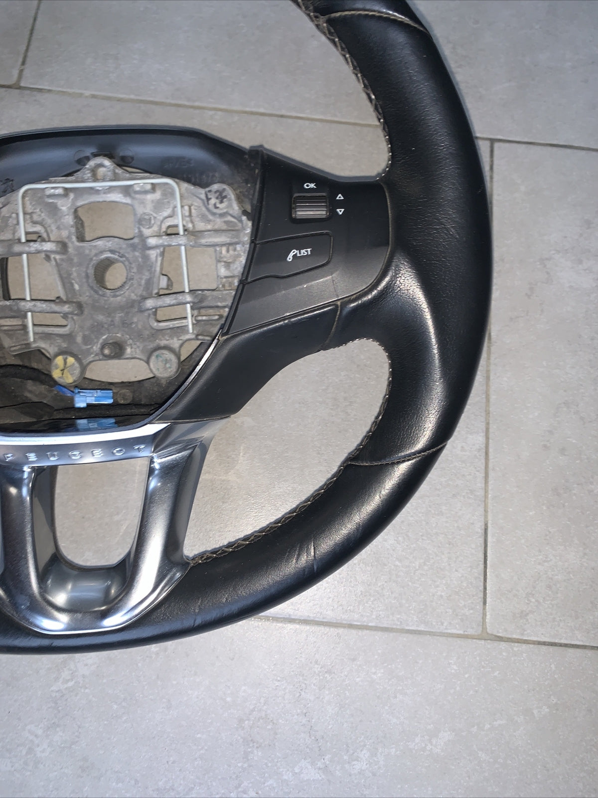 Volante sterzo PEUGEOT 208/2008 Anno 2015 6191373