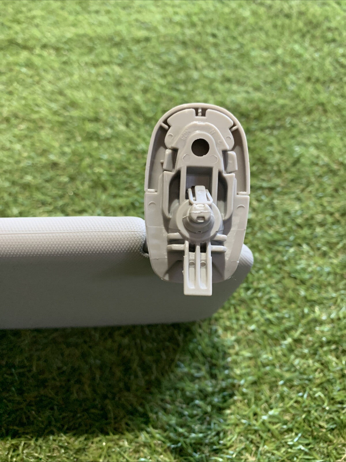 85210R2000ED ALETTA PARASOLE SINISTRA KIA SPORTAGE 2023