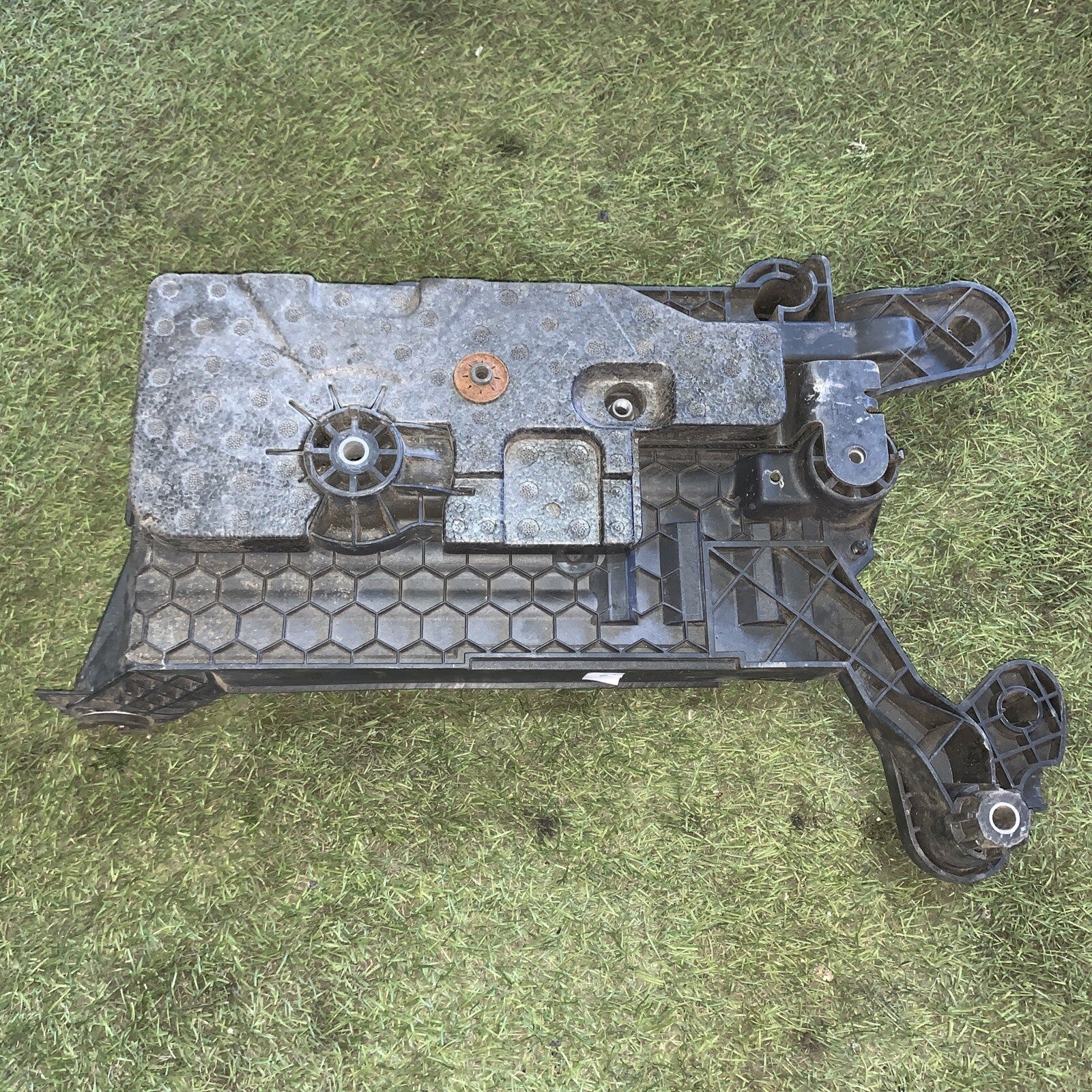 ALLOGGIO BATTERIA AUDI A3 Sportback Serie (8VA) 5Q0915321H