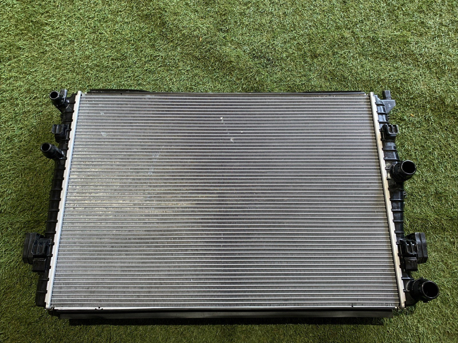 Radiatore Acqua Volkswagen Polo 2024 1.0 Benzina 2Q0121253K