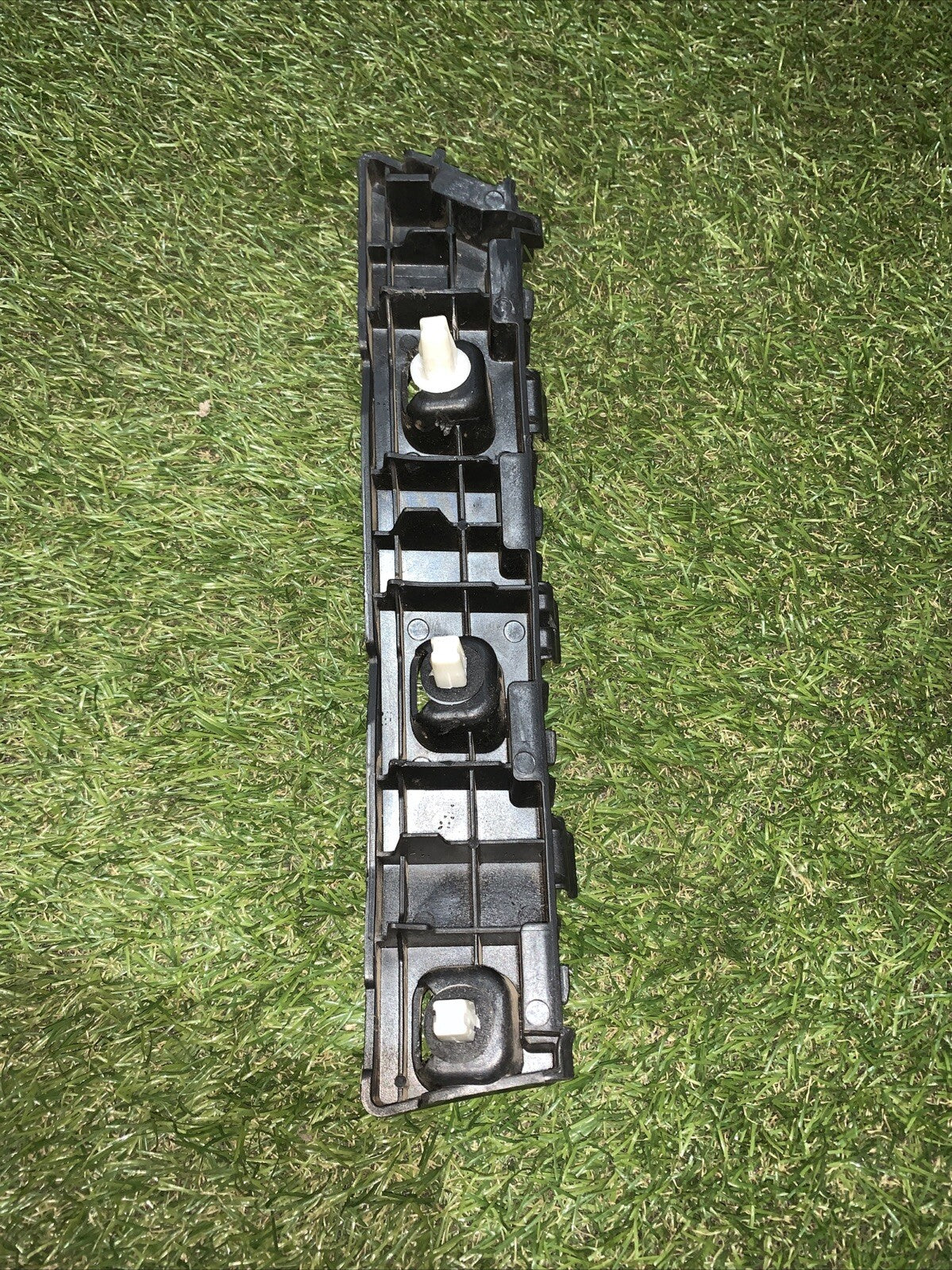 STAFFA SX PARAURTI POSTERIORE Kia Sportage (NQ5) 2023 86651R2000