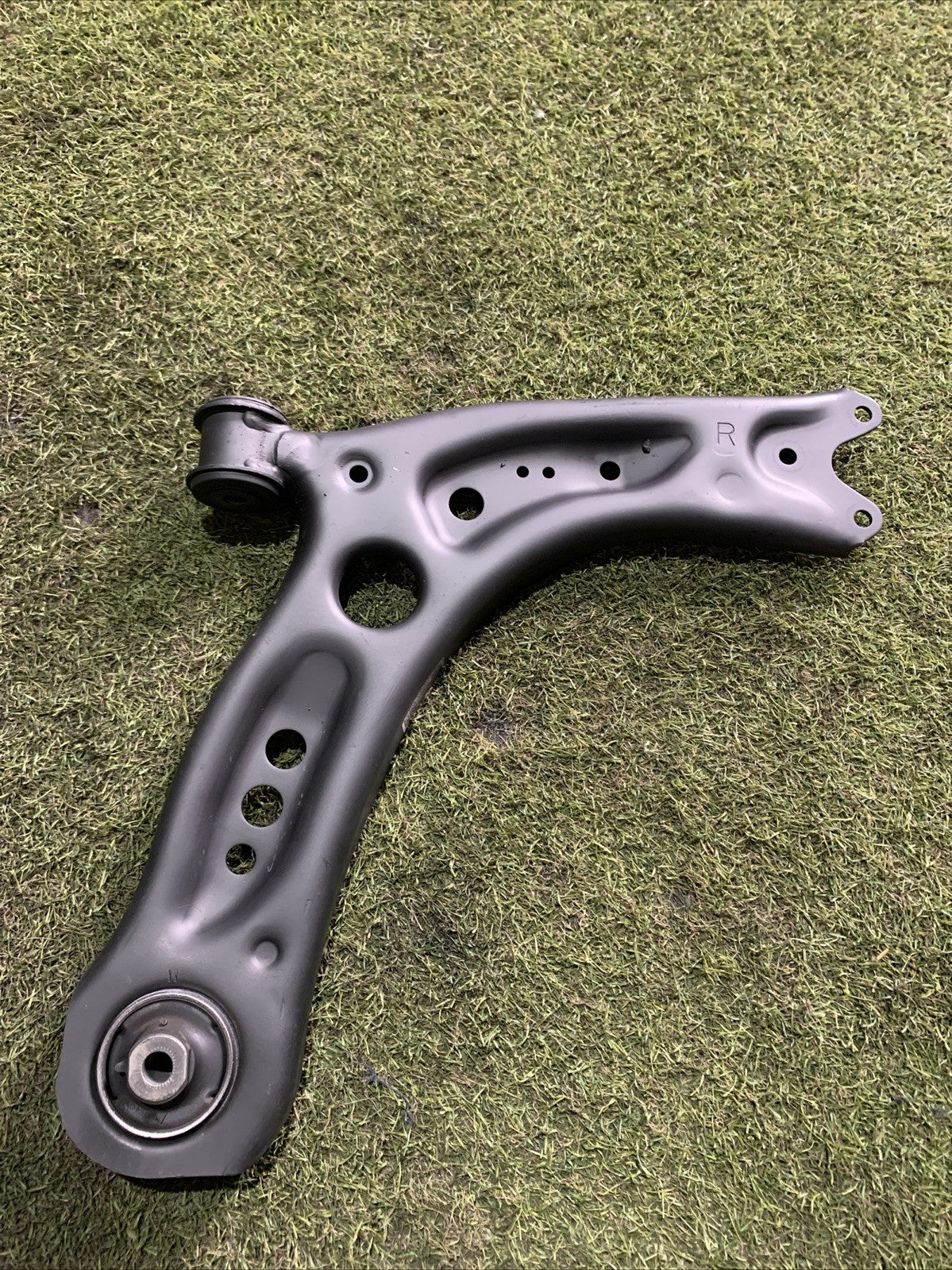 Braccio Oscillante Anteriore Destro Audi Q2 2019 81A407152F