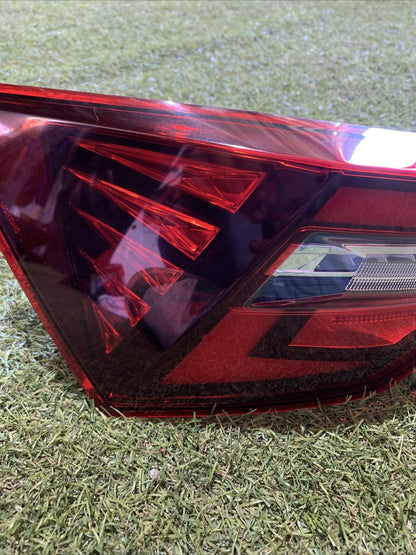 STOP FANALE POSTERIORE SINISTRO PER SKODA Karoq Serie 57A945207D 2024