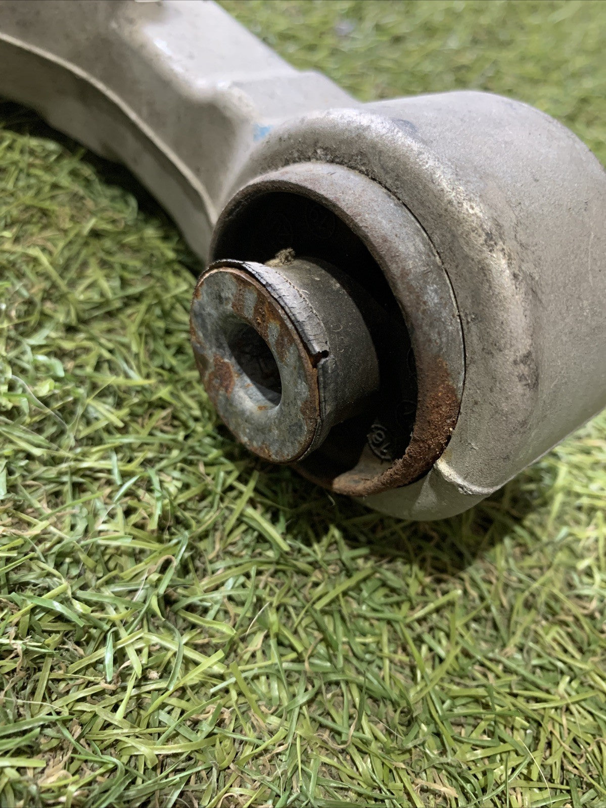 Braccio Oscillante Superiore Anteriore Destro Maserati Levante 06700319940