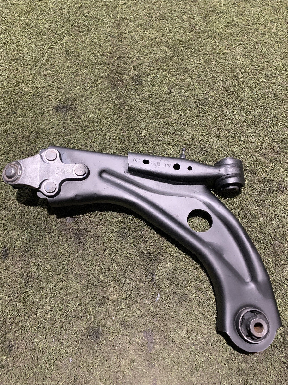 Braccio Oscilante Anteriore Destro Peugeot 3008 2016-2020 2.0 Diesel 98138522