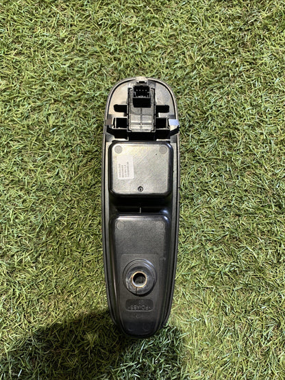 PULSANTIERA ANTERIORE DESTRA PER FIAT 500 L Serie (351_352) 735521260 (12>)