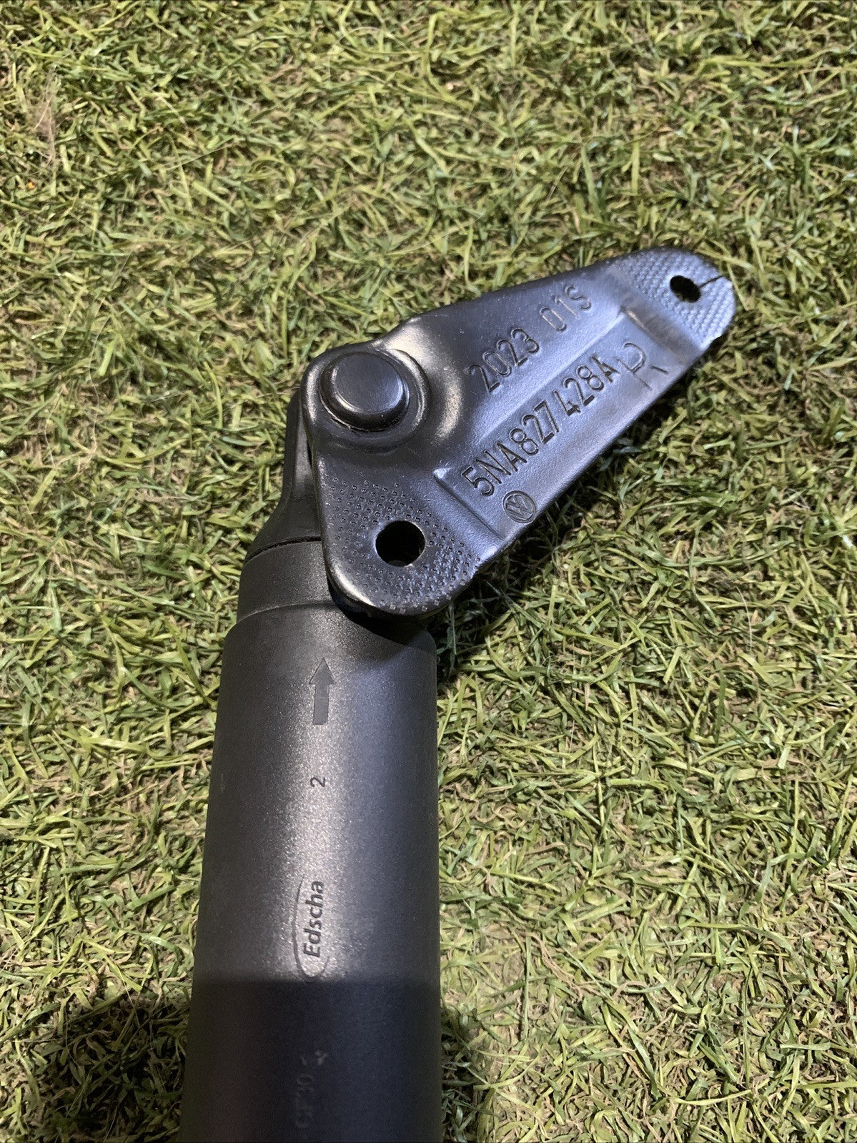 Pistoncino Destro Cofano Baule Posteriore Volkswagen Tiguan 2023 5NA827552A