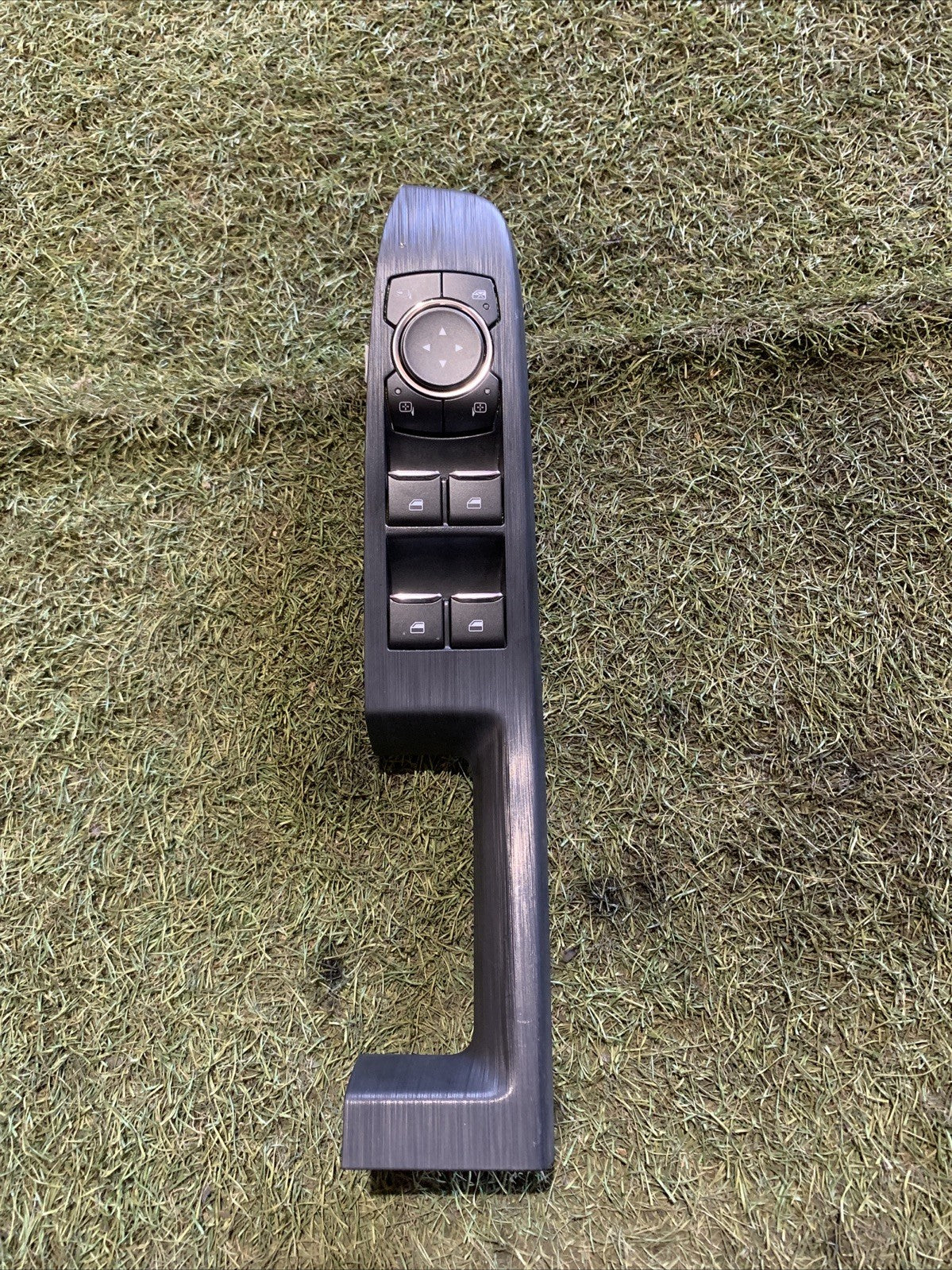 Pulsantiera Alzavetro Anteriore Sinistra Ford Kuga 2022 LJ6T-14540-ABW