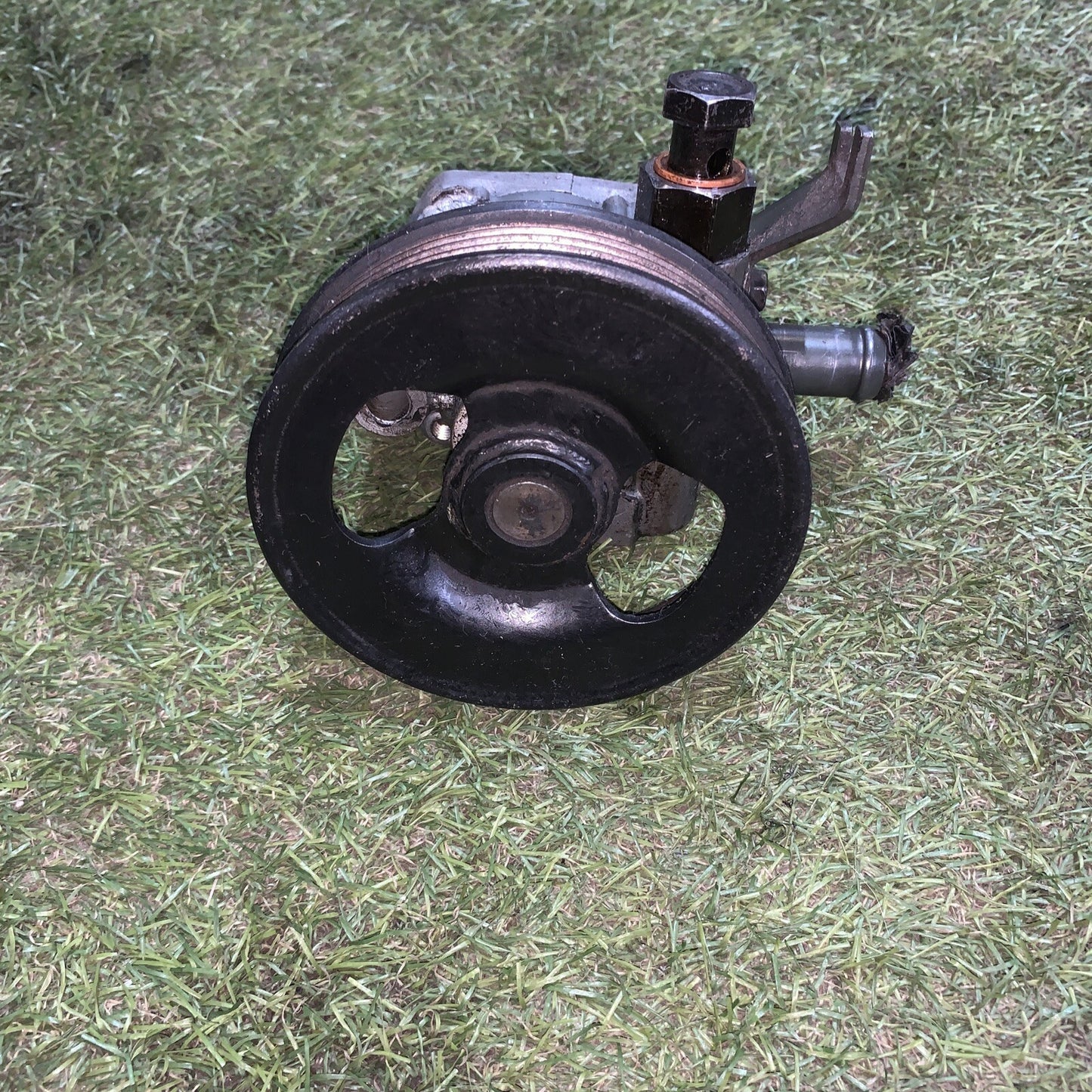 Pompa sterzo kia carnival 2.9