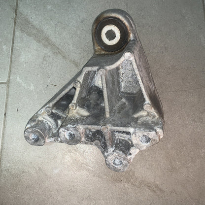 A2462401109 SUPPORTO MOTORE MERCEDES GLA Serie 2000 Diesel (2016)