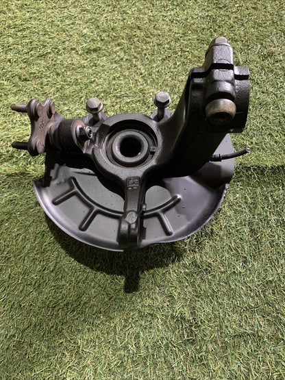 MOZZO MONTANTE FUSELLO ANTERIORE DESTRO AUDI A1 2010 1.6 DIESEL 6C0407256A