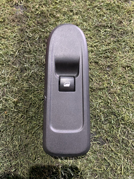 PULSANTIERA ANTERIORE DESTRA PER CITROEN C3 Serie 96637534XT (09 15)