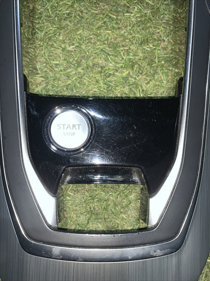 Cornice Tunnel Centrale Peugeot 308 II 2016 98088087XU 1301008XZD