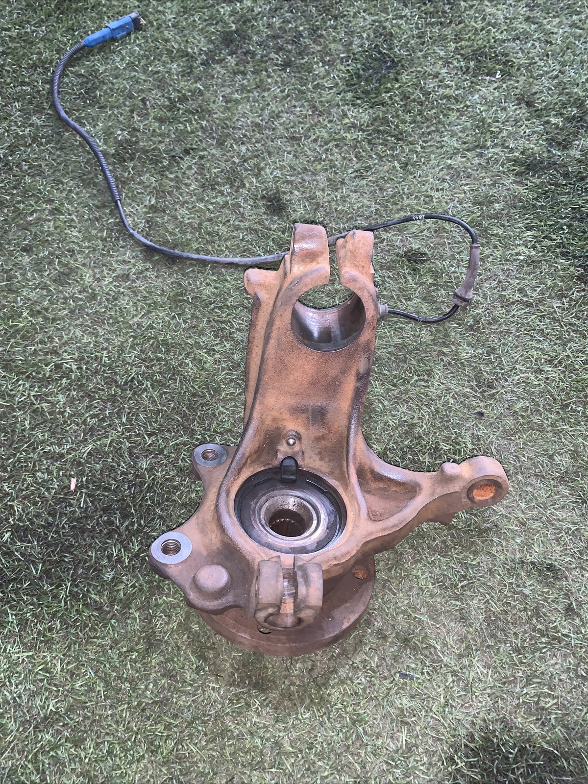 Mozzo montante fusello anteriore destro peugeot 207 1.2