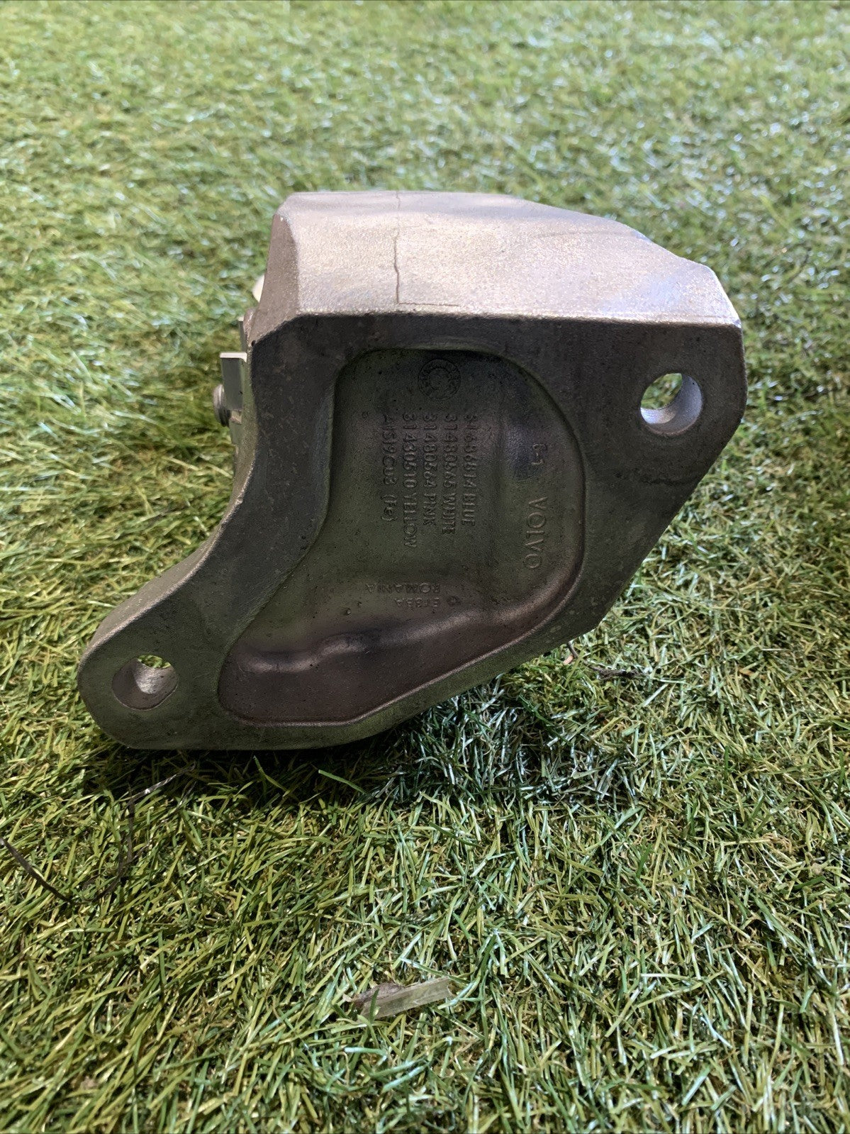 Supporto Motore Volvo XC60 2025 2.0 Hybrid 32139982