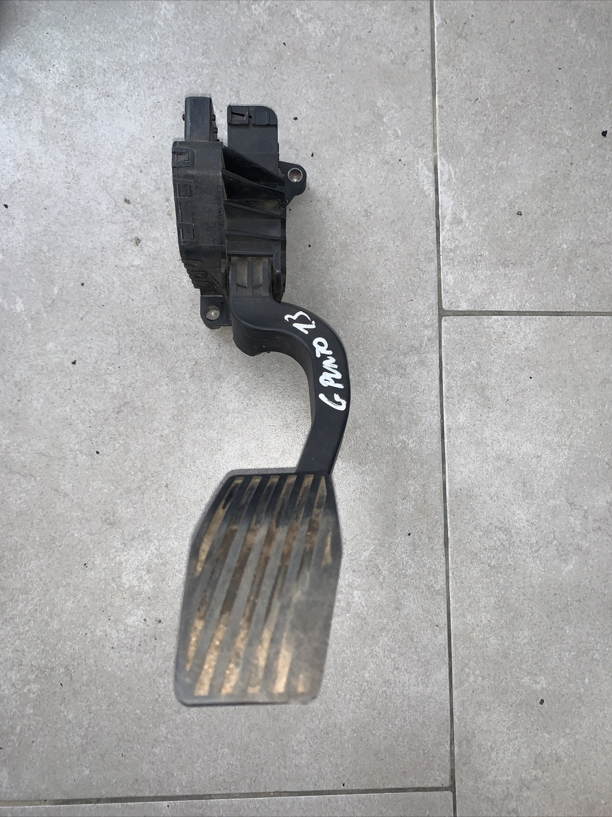 PEDALE ACCELERATORE FIAT GRANDE PUNTO-PUNTO EVO  55702020