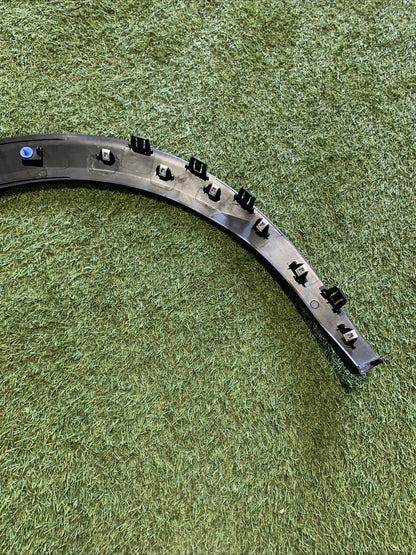 MODANATURA PARAFANGO POST DX PER PEUGEOT 2008 Serie 9825736580 (19>)