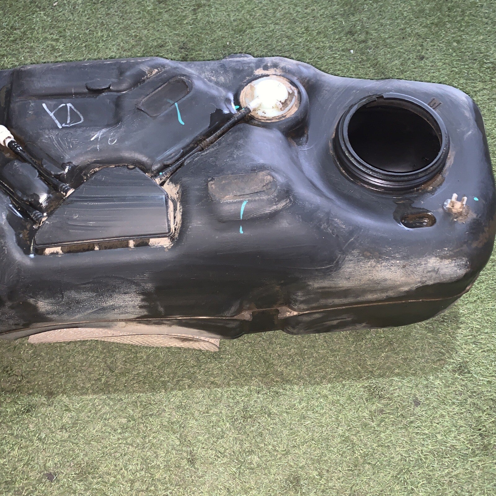 89101-79J00 SERBATOIO GASOLIO CARBURANTE USATO FIAT SEDICI 16 4X4 1.9 MTJ