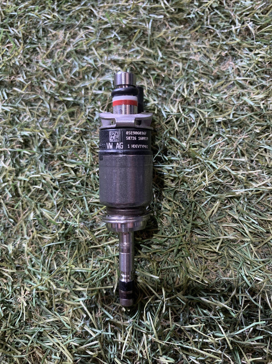 Iniettore Benzina Volkswagen Tiguan 2020 1.5 Benzina 05E906036F
