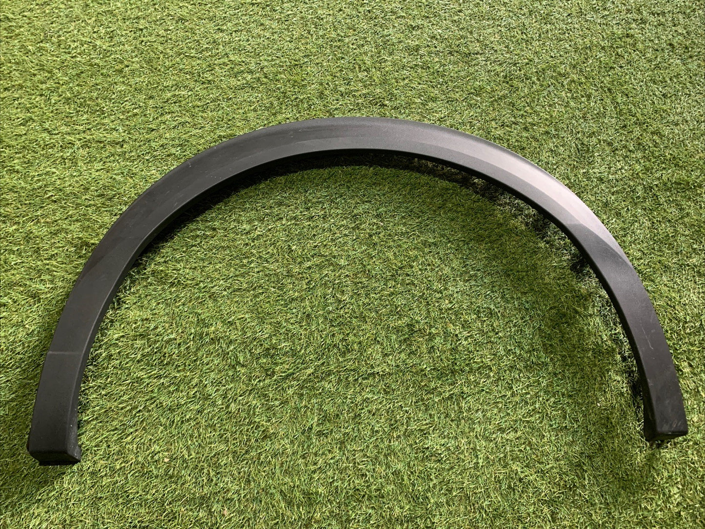 MODANATURA PARAFANGO POST SX PER PEUGEOT 2008 Serie 9825736780 (19>)
