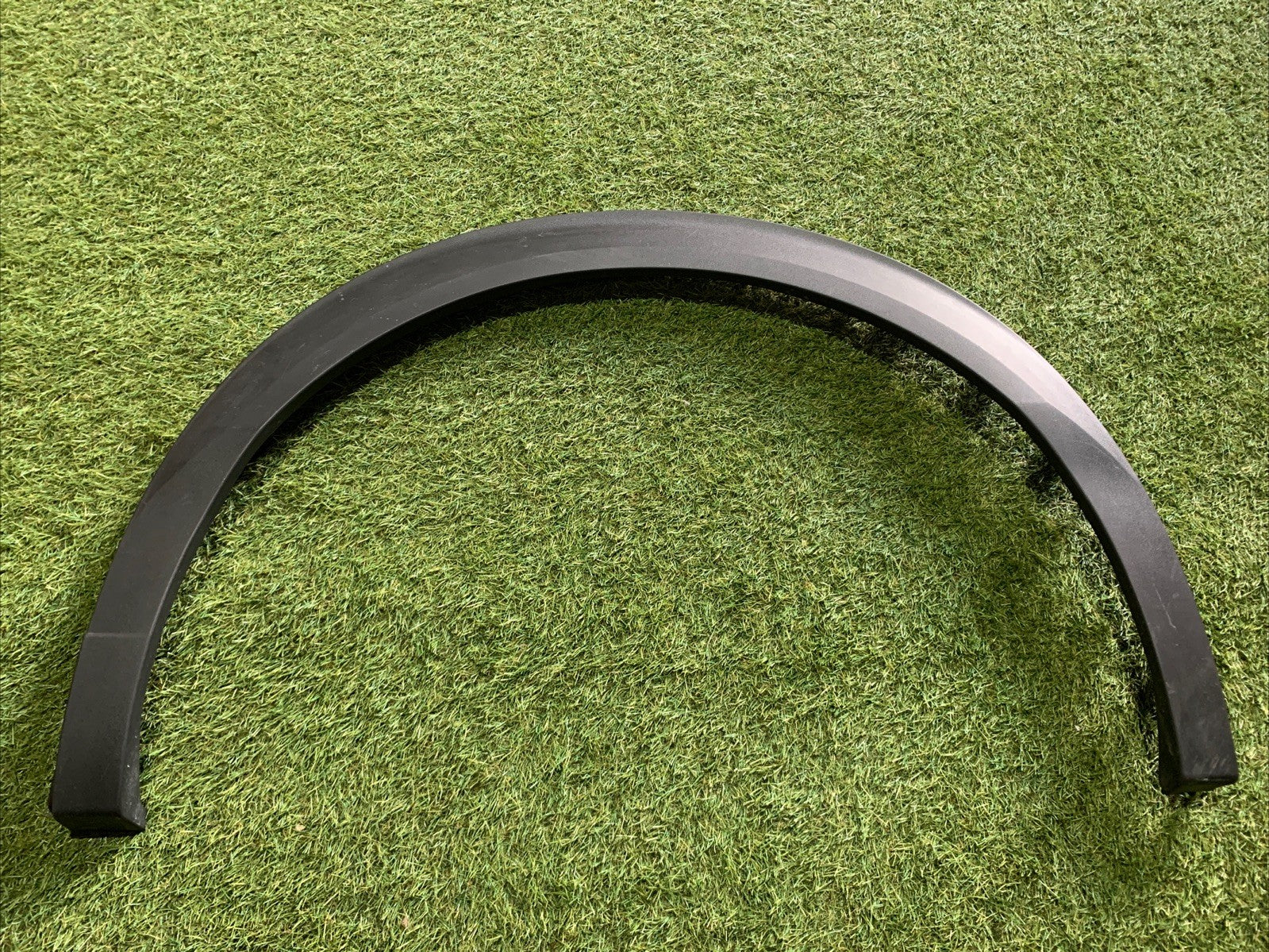 MODANATURA PARAFANGO POST SX PER PEUGEOT 2008 Serie 9825736780 (19>)