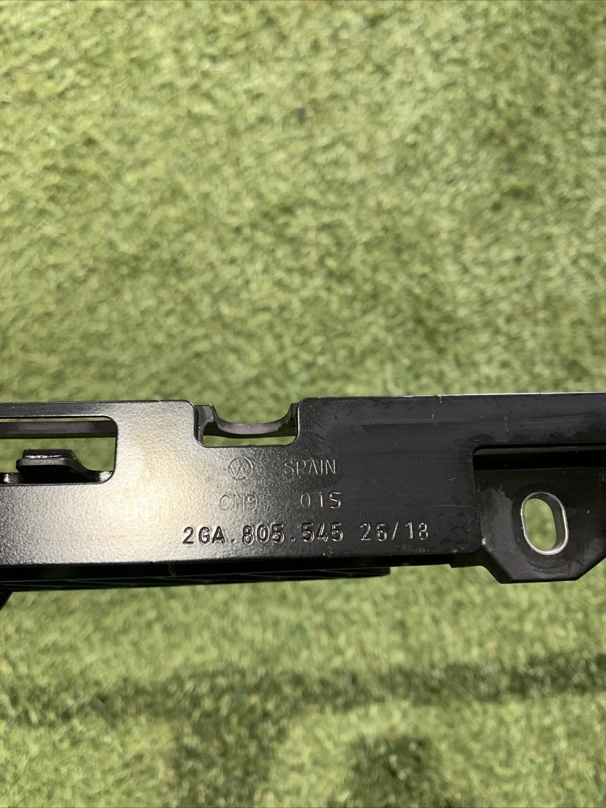 GUIDA PARAURTI POSTERIORE PER VOLKSWAGEN T-ROC 2GA805545