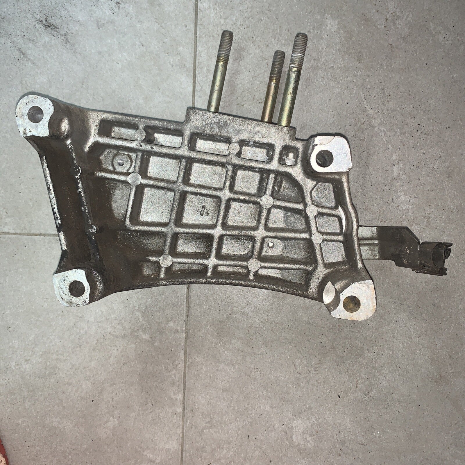 55189875 SUPPORTO MOTORE DESTRO FIAT PUNTO 188 1.3 MULTIJET
