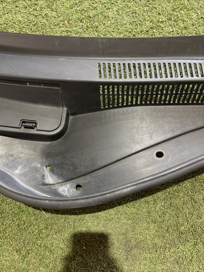 Griglia Gocciolatoio Tergicristalli Maserati Levante 670040250