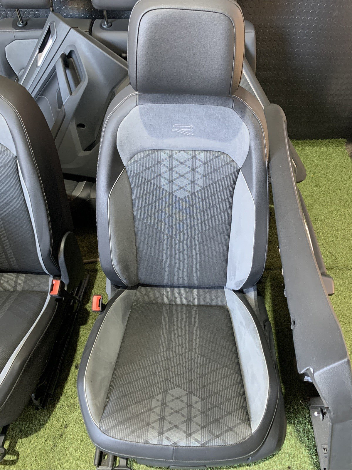 Tappezzeria Volkswagen Tiguan 2023 R Line