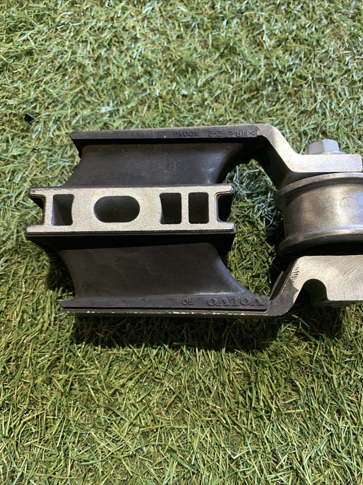 Supporto Motore Volvo XC60 2025 2.0 Hybrid 31359890