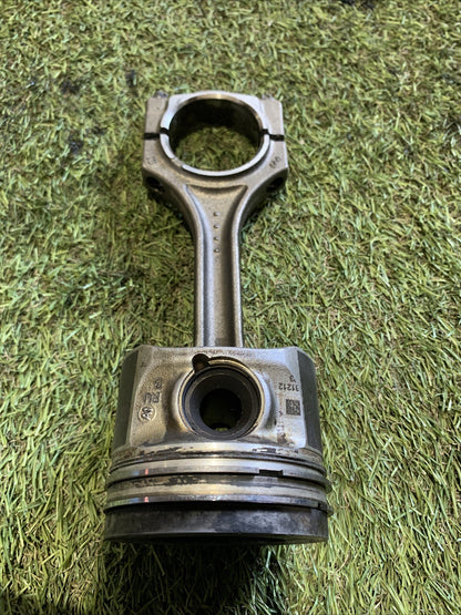pistone motore mini one R56 2013 1.6 diesel (2)