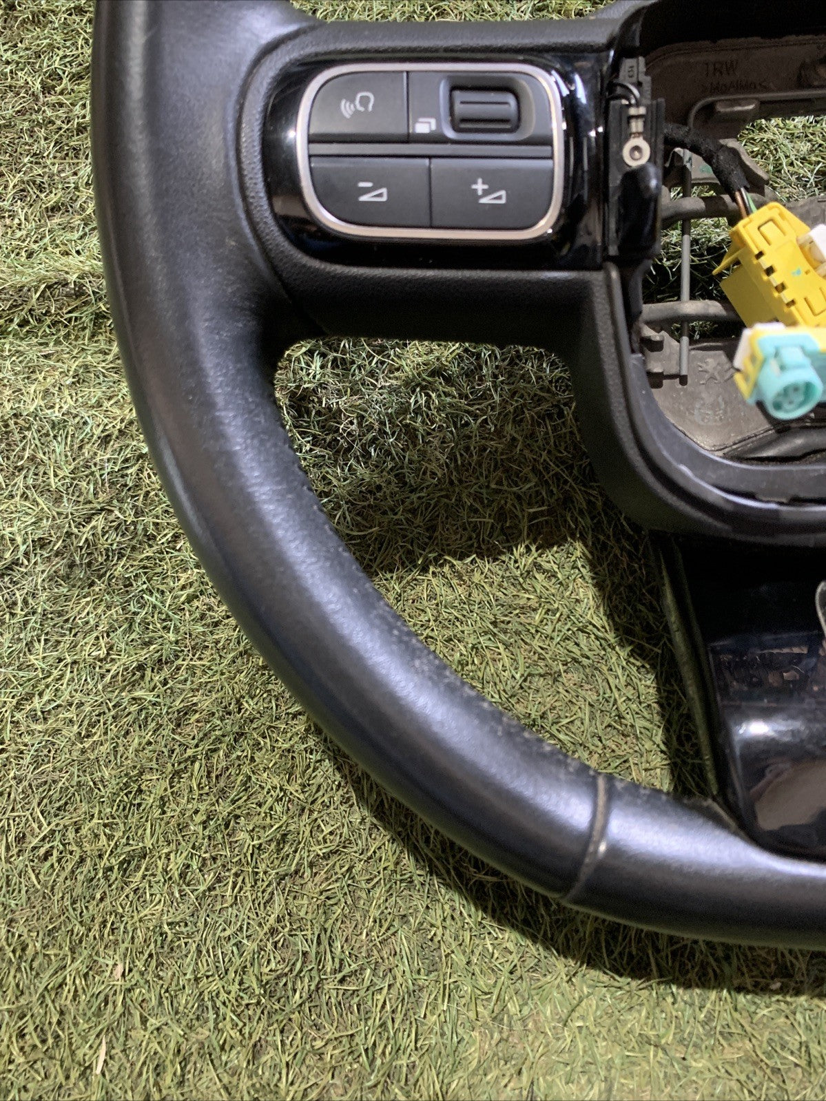VOLANTE CITROEN C3 AirCross 98118752ZD (2)