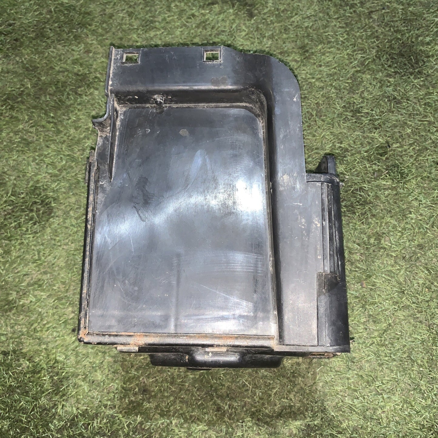 ALLOGGIO SUPPORTO BATTERIA COMPATIBILE CON  FIAT PUNTO 188 1.2 BZ  46546860