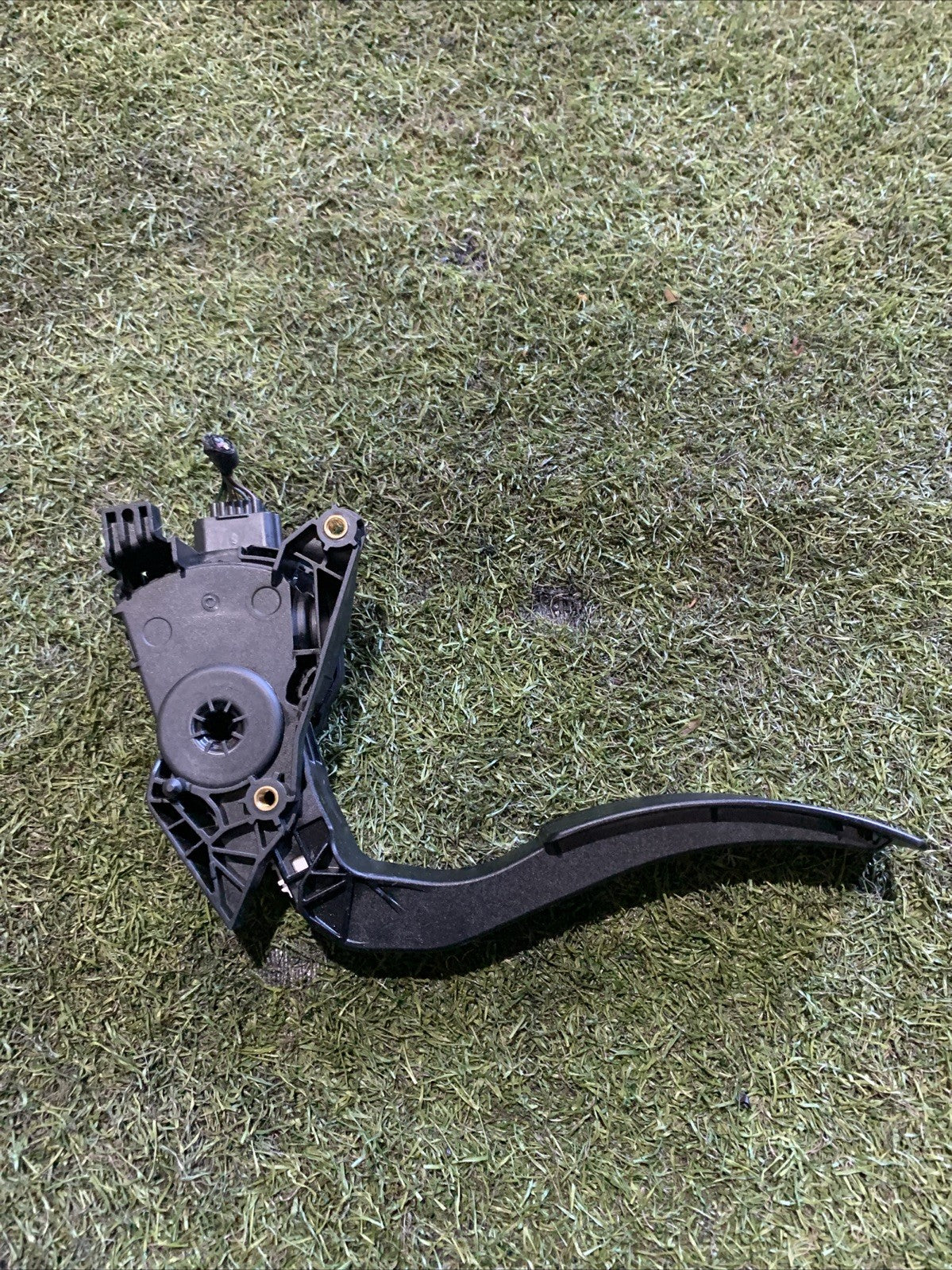 PEDALE ACCELERATORE PER RENAULT CAPTUR 2013-2019 180029347R