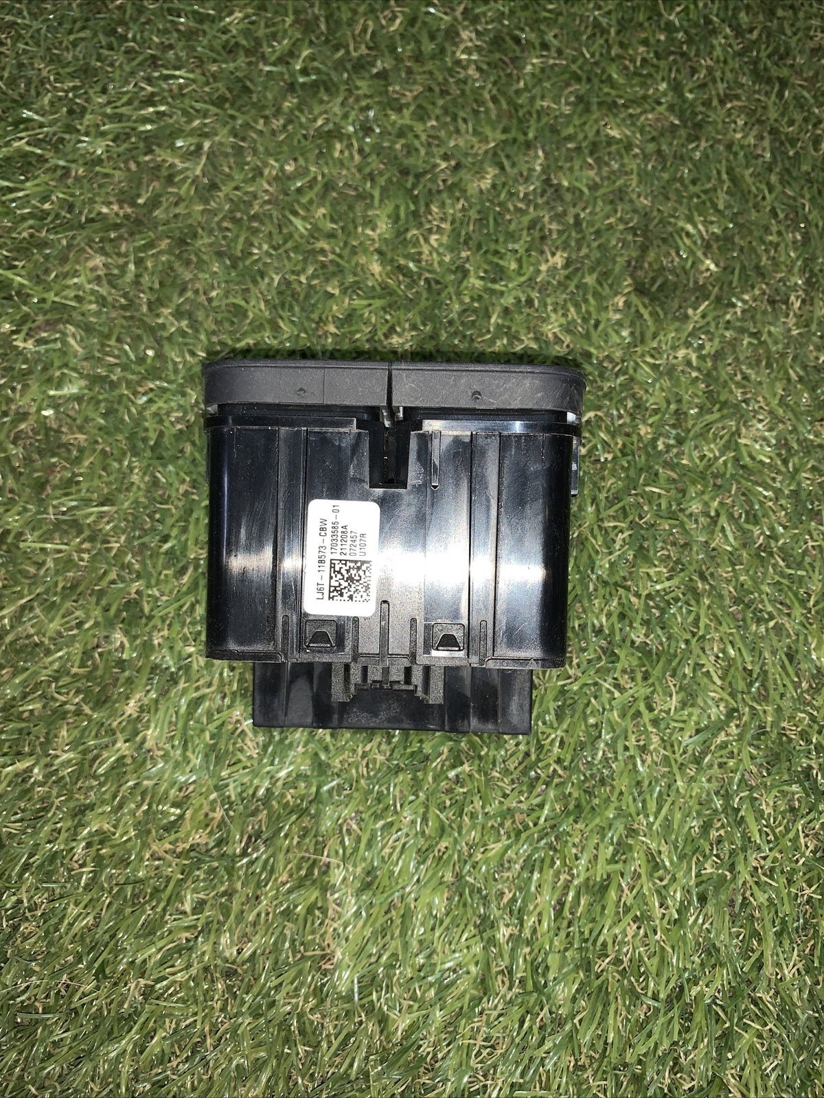 LJ6T-11B573-CBW PANNELLO CONTROLLO INTERRUTTORE PULSANTE FORD KUGA ANNO 2022