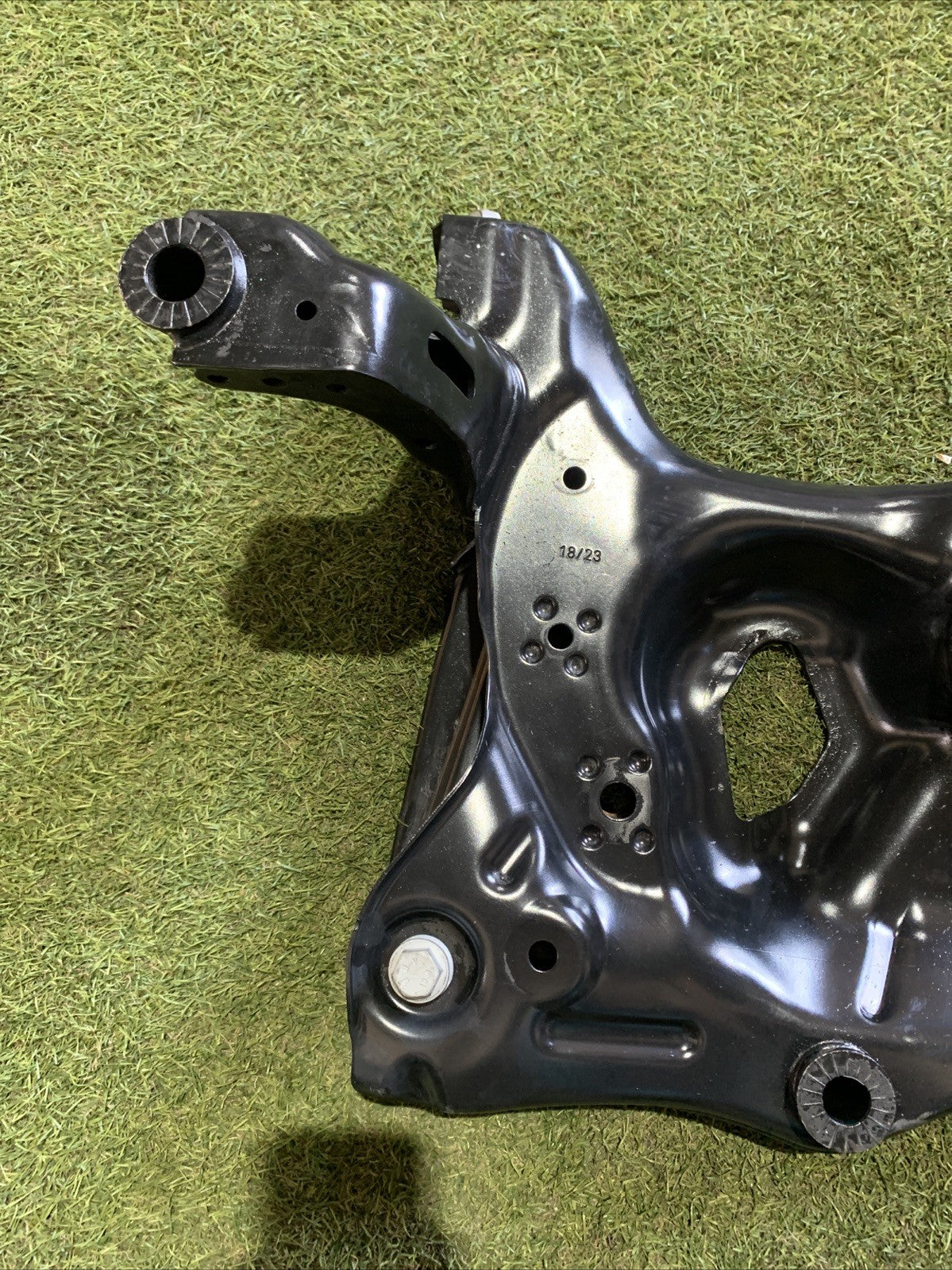 CULLA ASSALE ANTERIORE VOLKSWAGEN T-ROC 1.0 TSI 2023 5WA199315G