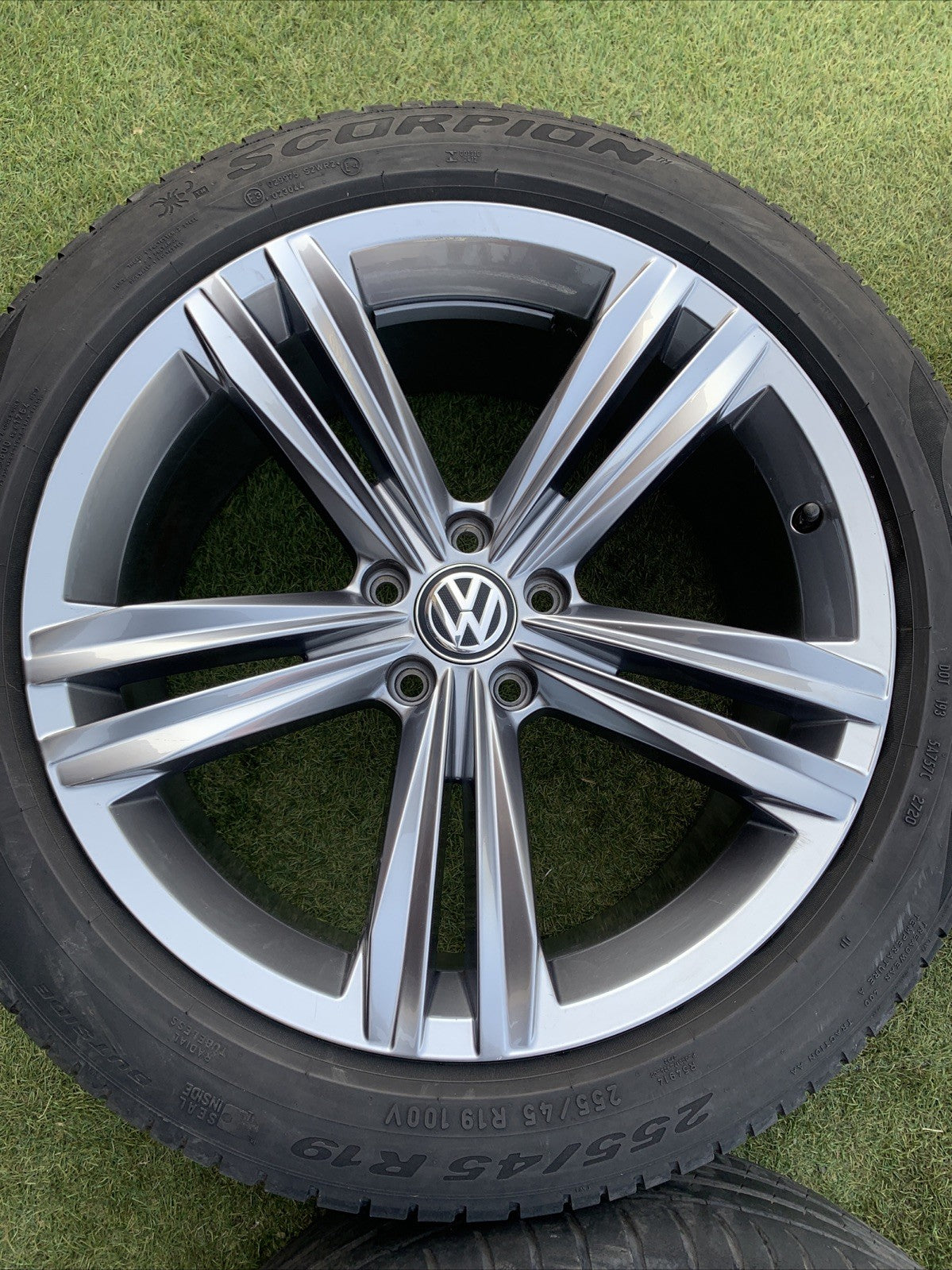 Cerchi In Lega Da 19 Con Gomme Volkswagen Tiguan Dal 2016 R Line 5NA601025E