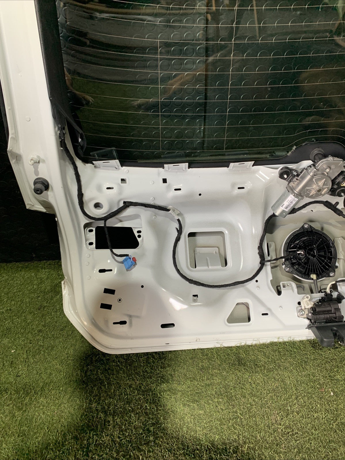 COFANO BAULE PORTELLONE POSTERIORE VOLKSWAGEN T-ROC 2024