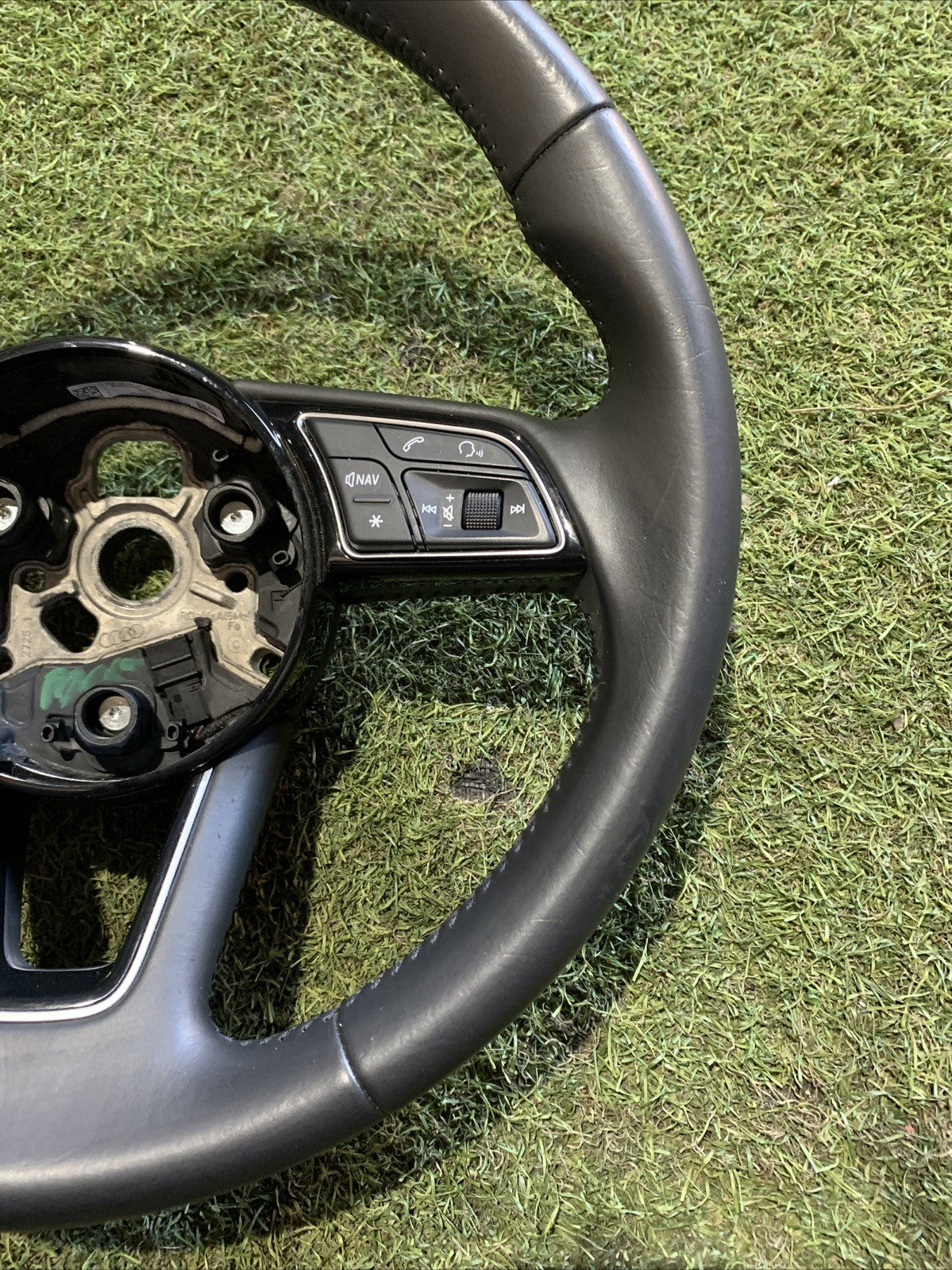 VOLANTE AUDI Q2 2016 8V0419091CG (2)