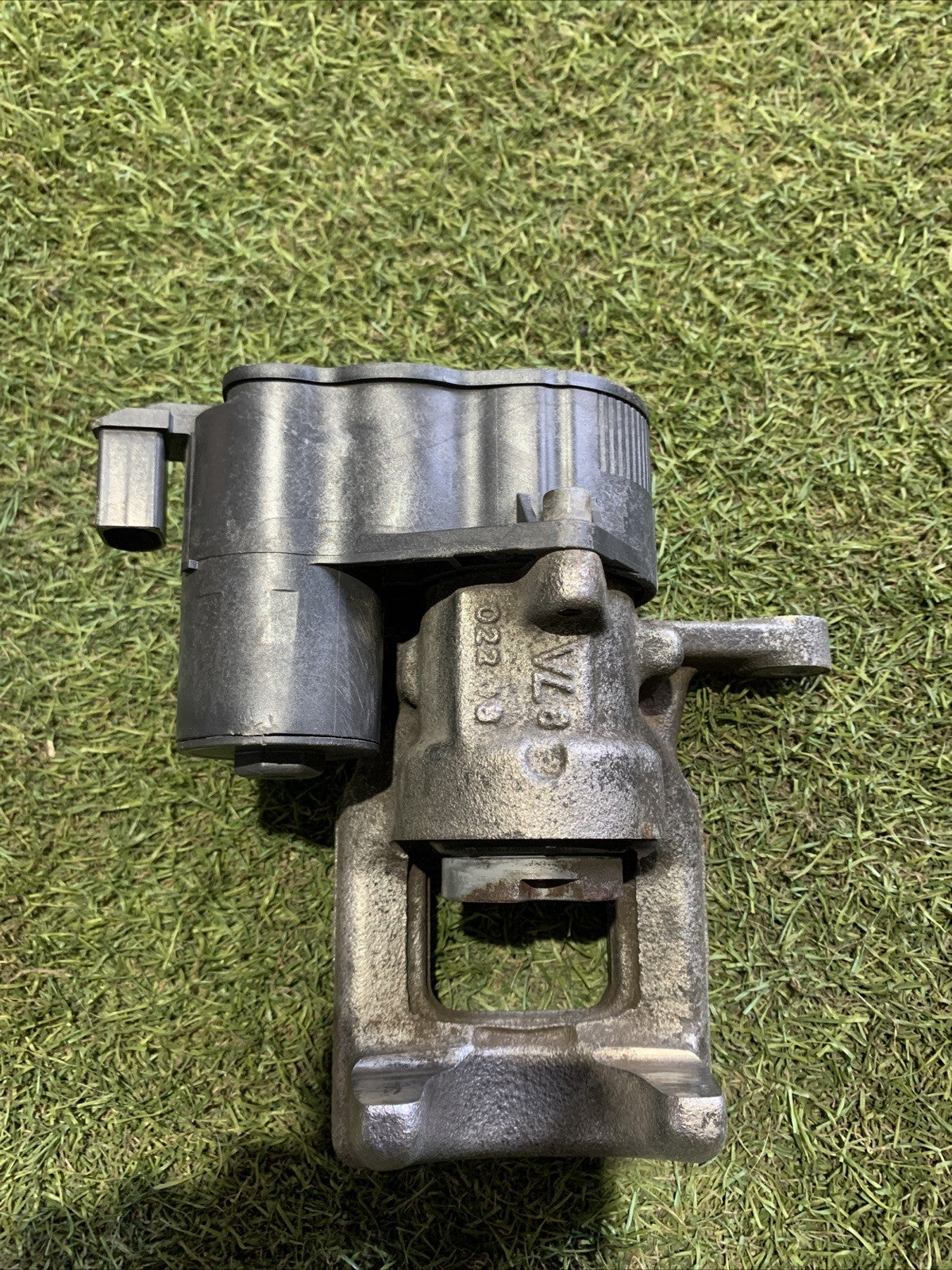 Pinza freno posteriore destra DX Elettrica Citroen C5 Aircross 9819060980