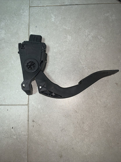 8K1723523 PEDALE ACCELERATORE audi q5 A5 A4